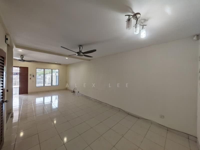 Rumah Teres 2 Tingkat untuk Disewa di Saujana Rawang (Rawang) - Alex Lee - Living Room - PropertyGuru.com.my