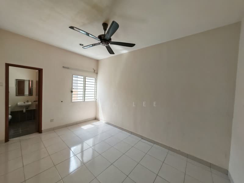 Rumah Teres 2 Tingkat untuk Disewa di Saujana Rawang (Rawang) - Alex Lee - Bathroom - PropertyGuru.com.my