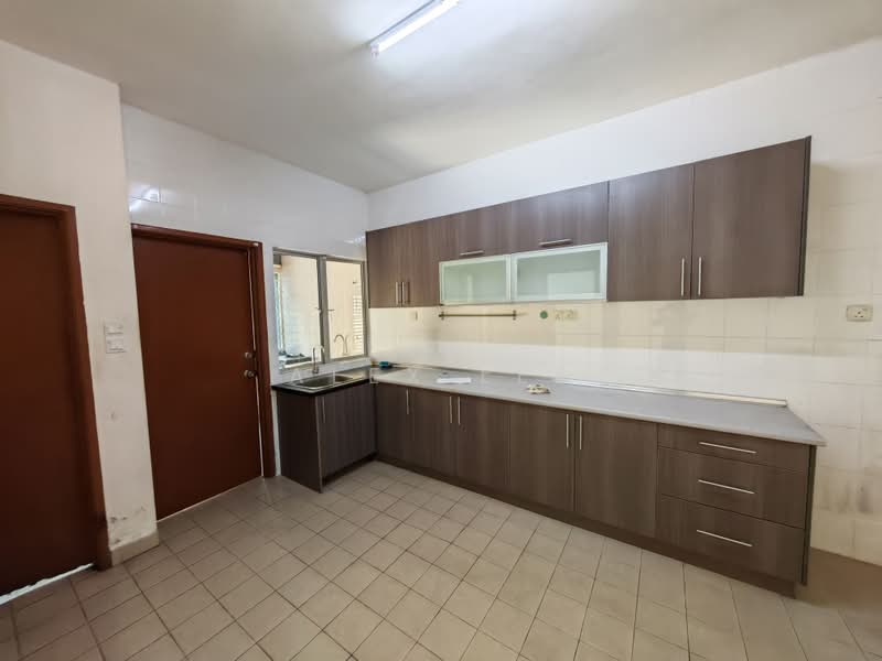 Rumah Teres 2 Tingkat untuk Disewa di Saujana Rawang (Rawang) - Alex Lee - Kitchen - PropertyGuru.com.my