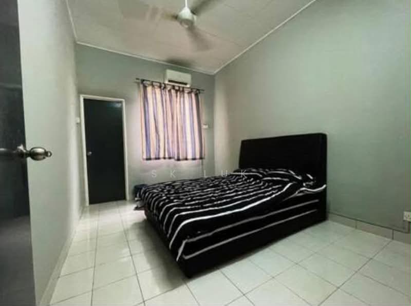 2-storey Terraced House for Sale in Taman Bayu Permai (Rawang) - SK Luk - Bedroom - PropertyGuru.com.my