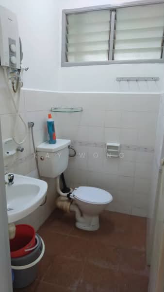 Pangsapuri untuk Dijual di Gambier Heights - Kay Wong - Bathroom - PropertyGuru.com.my