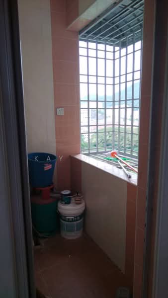 Pangsapuri untuk Dijual di Gambier Heights - Kay Wong - Balcony - PropertyGuru.com.my