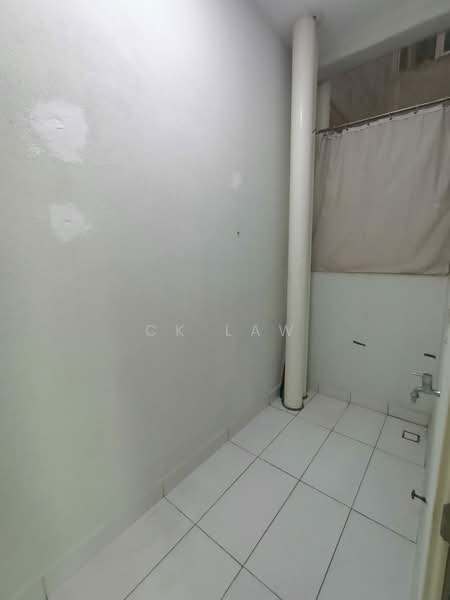 Kondominium untuk Disewa di La Thea Residences - CK Law - Bathroom - PropertyGuru.com.my