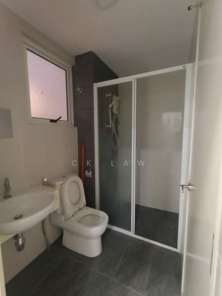 Kondominium untuk Disewa di La Thea Residences - CK Law - Bathroom - PropertyGuru.com.my