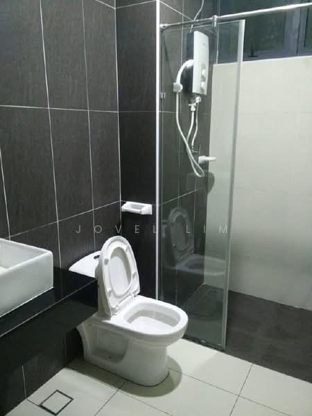 Service Residence for Sale at D'Secret Garden (Pangsapuri Kempas Indah) - Jovel Lim - Bathroom - PropertyGuru.com.my