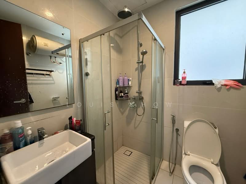 Condominium for Sale at Amberside @ Country Garden Danga Bay - Louis Khow - Bathroom - PropertyGuru.com.my