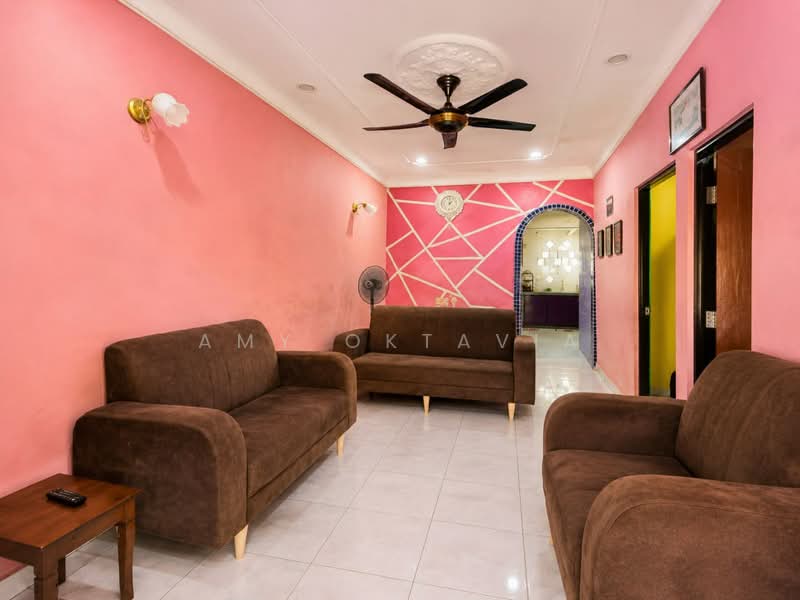 Rumah Teres 1-Tingkat untuk Dijual di Bandar Kinrara (Selangor) - Amy Oktavia - Living Room - PropertyGuru.com.my
