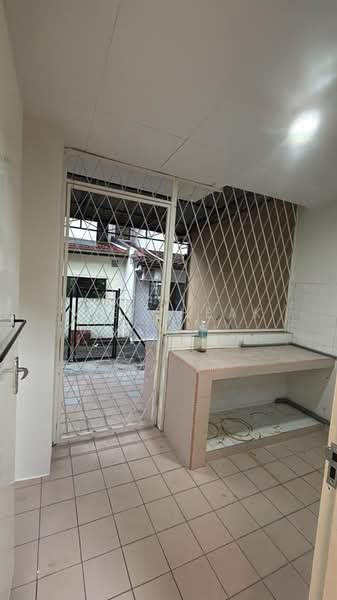 Terraced House for Rent in Usj 18 (Subang Jaya) - Yee Cheak Chen - Kitchen - PropertyGuru.com.my