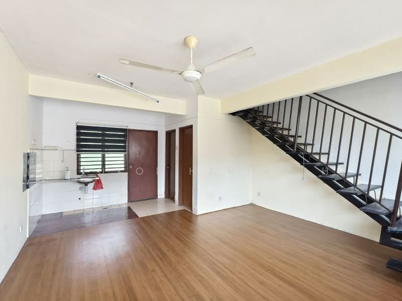 2-storey Terraced House for Sale in Sungai Buloh (Selangor) - Syukor Hartanah - Kitchen - PropertyGuru.com.my