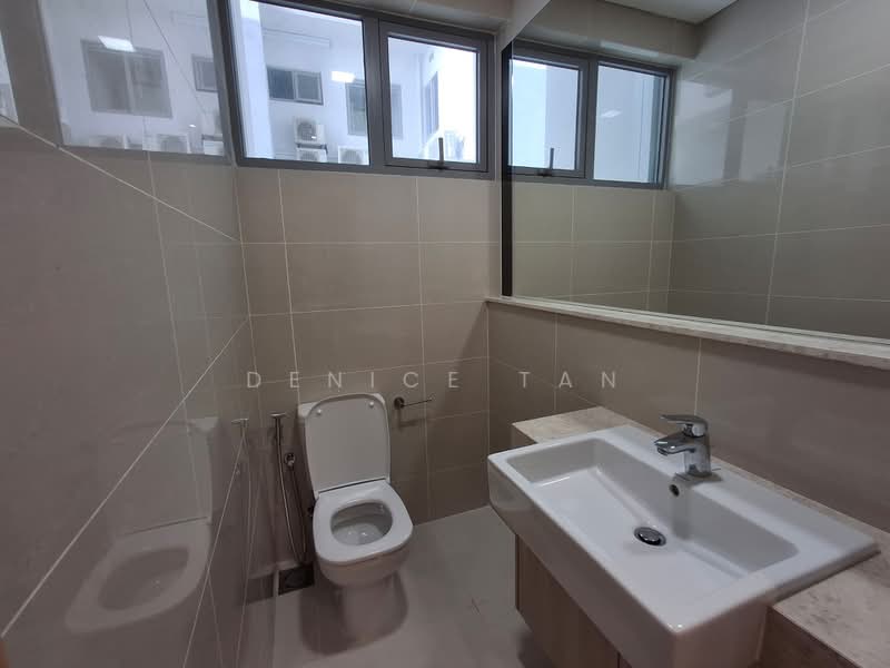 Servis Apartment untuk Disewa di Southern Marina Residences - Denice Tan - Bathroom - PropertyGuru.com.my