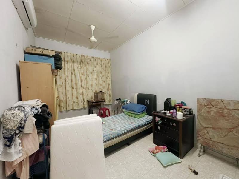 Rumah Teres 1 Tingkat untuk Dijual di Taman Setia Indah (Tebrau) - Jayden Ng - Bedroom - PropertyGuru.com.my