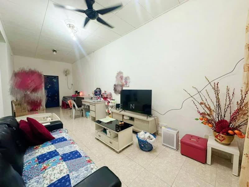 Rumah Teres 1 Tingkat untuk Dijual di Taman Setia Indah (Tebrau) - Jayden Ng - Living Room - PropertyGuru.com.my