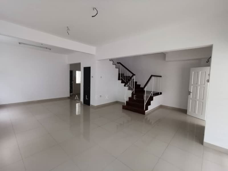 Rumah Teres 2 Tingkat untuk Disewa di Kota Emerald (Rawang) - Alex Lee - Living Room - PropertyGuru.com.my