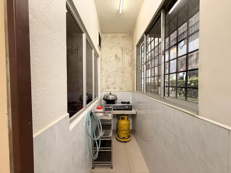 Rumah Teres 2-Tingkat untuk Dijual di Taman Bukit Rawang Jaya (Rawang) - SK Luk - Kitchen - PropertyGuru.com.my