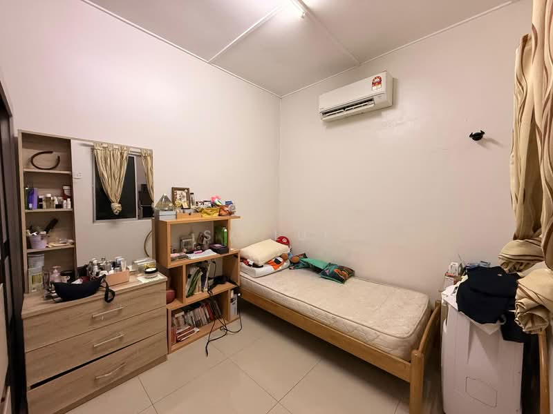 Rumah Teres 2-Tingkat untuk Dijual di Taman Bukit Rawang Jaya (Rawang) - SK Luk - Bedroom - PropertyGuru.com.my