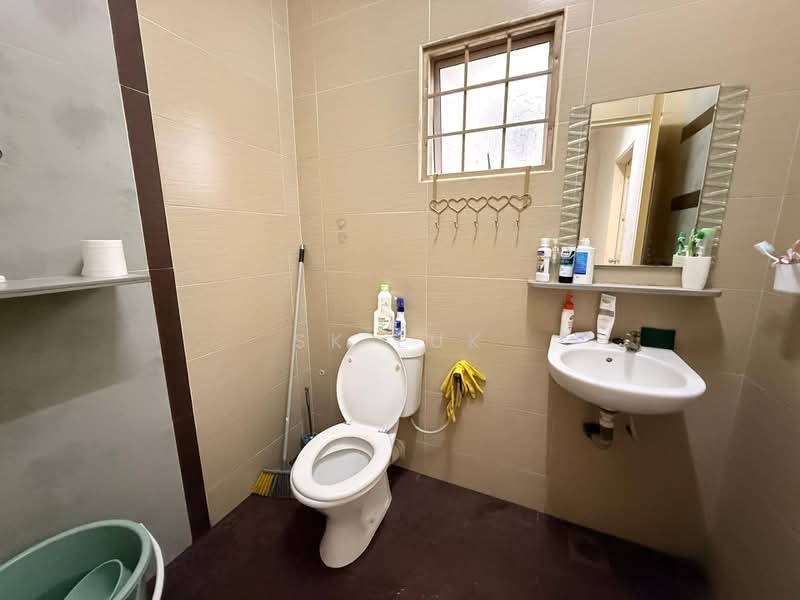 Rumah Teres 2-Tingkat untuk Dijual di Taman Bukit Rawang Jaya (Rawang) - SK Luk - Bathroom - PropertyGuru.com.my