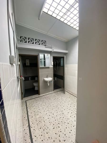 1-storey Terraced House for Sale in Taman Century (Johor Bahru) - Serene Teh - Bathroom - PropertyGuru.com.my