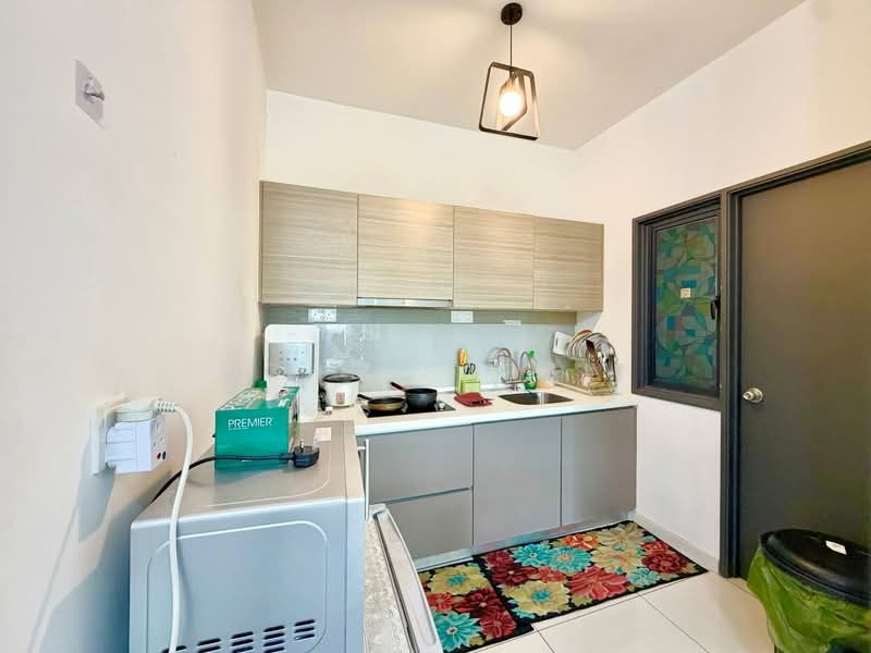 Kediaman Servis untuk Dijual di Emira Residence - Mohd Fadzli - Kitchen - PropertyGuru.com.my