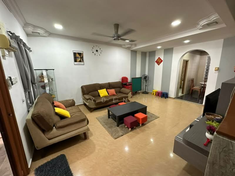 Rumah Teres 2-Tingkat untuk Dijual di Taman Setia Indah (Tebrau) - Jayden Ng - Living Room - PropertyGuru.com.my