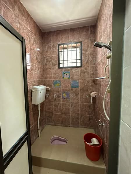 Rumah Teres 2-Tingkat untuk Dijual di Taman Setia Indah (Tebrau) - Jayden Ng - Bathroom - PropertyGuru.com.my