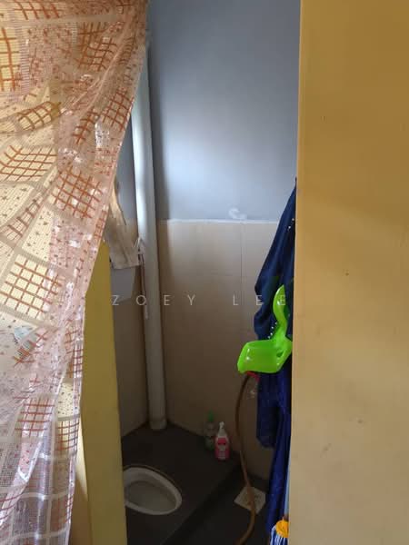 Rumah Teres 2 Tingkat untuk Dijual di Taman Seri Suria (Kluang) - Zoey Lee - Bathroom - PropertyGuru.com.my