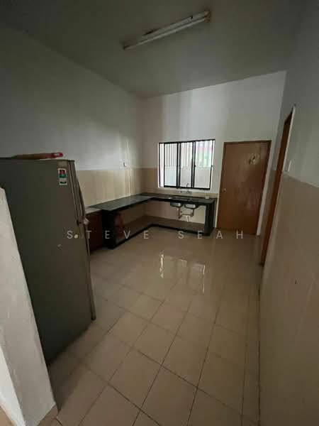 Terraced House for Rent in Bandar Indahpura (Kulai) - Steve Seah - Kitchen - PropertyGuru.com.my