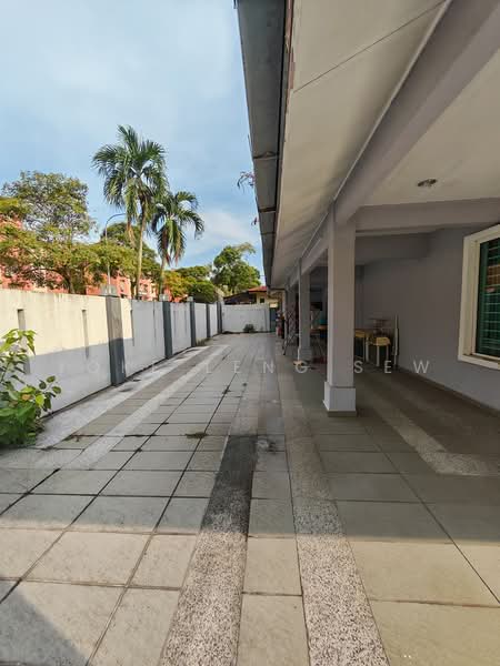 Rumah Teres untuk Dijual di Taman Bukit Kinrara (Bandar Kinrara) - Yoke Leng Sew - Exterior - PropertyGuru.com.my