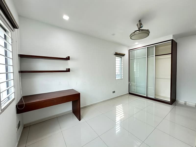 Rumah Teres 2 Tingkat untuk Dijual di Kota Emerald (Rawang) - Alice Low - Bedroom - PropertyGuru.com.my