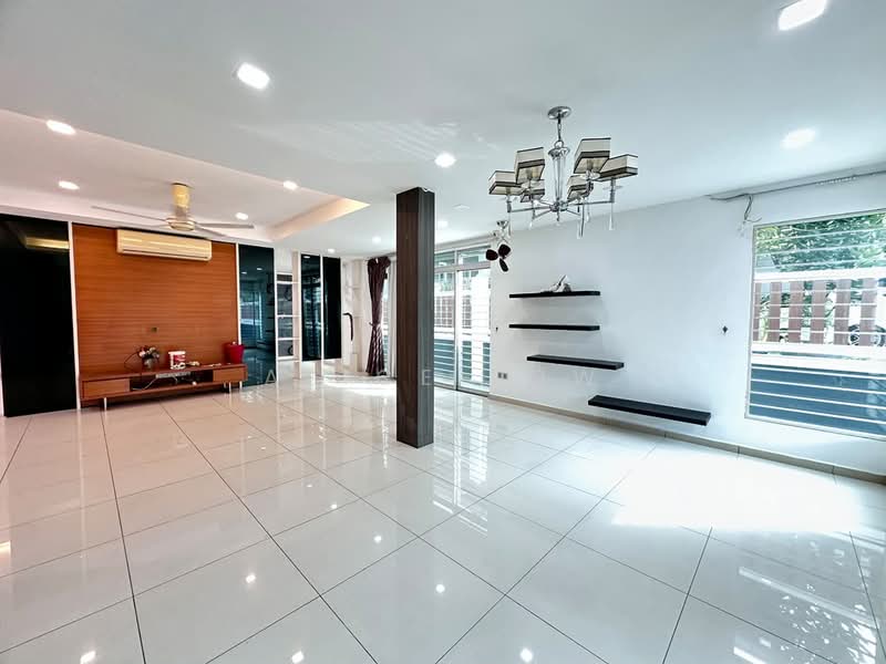 Rumah Teres 2 Tingkat untuk Dijual di Kota Emerald (Rawang) - Alice Low - Living Room - PropertyGuru.com.my