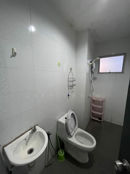 Kondominium untuk Dijual di Mahkota Garden - Jeff Cheah - Bathroom - PropertyGuru.com.my