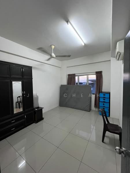 Kondominium untuk Dijual di Mahkota Garden - Jeff Cheah - Bedroom - PropertyGuru.com.my