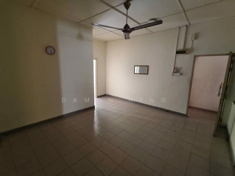 Shop / Office for Rent in Kuchai Lama (Kuala Lumpur) - Damon Heng - Living Room - PropertyGuru.com.my
