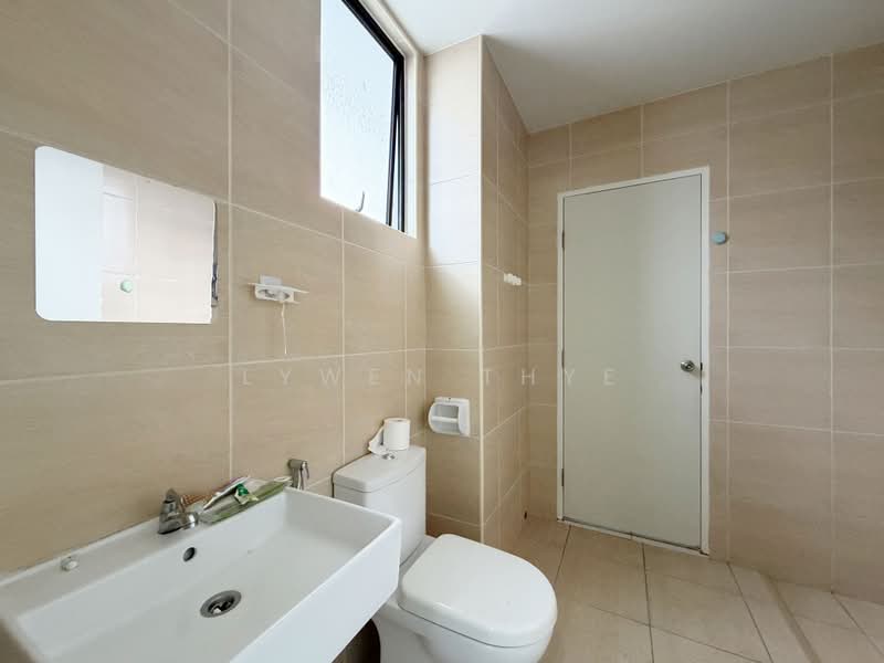 Rumah Teres 2 Tingkat untuk Dijual di Johor Bahru (Johor) - Lywen Thye - Bathroom - PropertyGuru.com.my