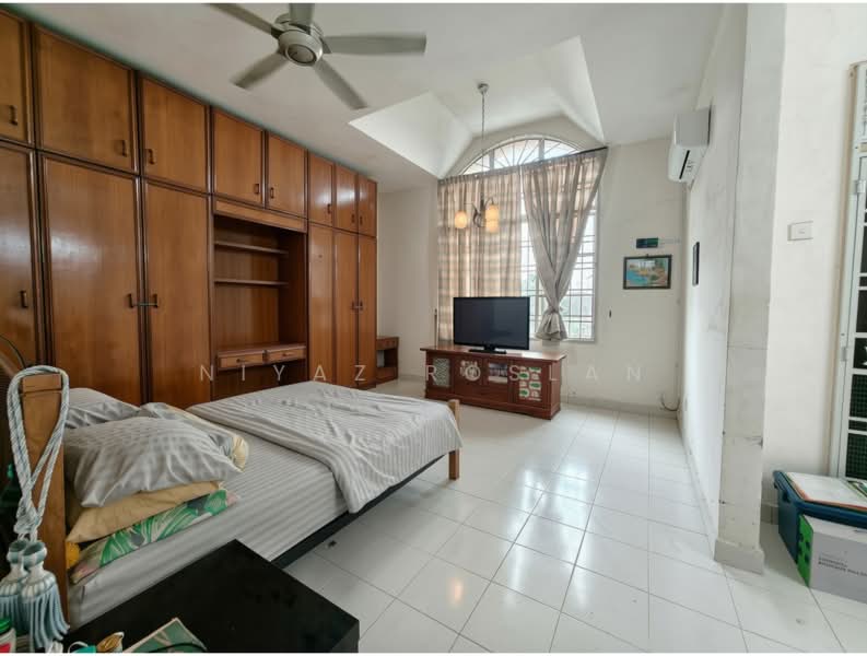 Rumah Teres 3 Tingkat untuk Dijual di Bandar Putra (Kulai) - Niyaz Roslan - PropertyGuru.com.my