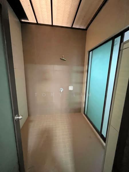 2-storey Terraced House for Rent in Leisure Farm (Gelang Patah) - Tony Lim - Bathroom - PropertyGuru.com.my