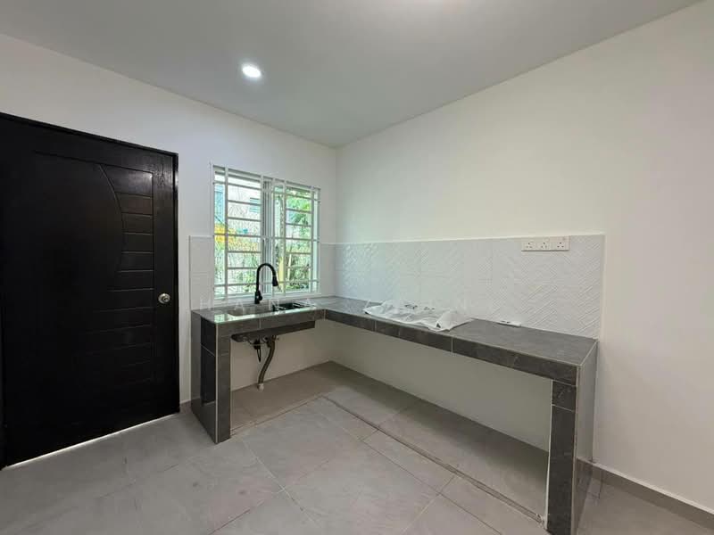Rumah Teres 2-Tingkat untuk Dijual di Rawang (Selangor) - Hana Zaini - Kitchen - PropertyGuru.com.my