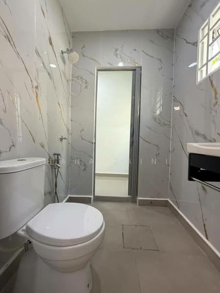 Rumah Teres 2-Tingkat untuk Dijual di Rawang (Selangor) - Hana Zaini - Bathroom - PropertyGuru.com.my