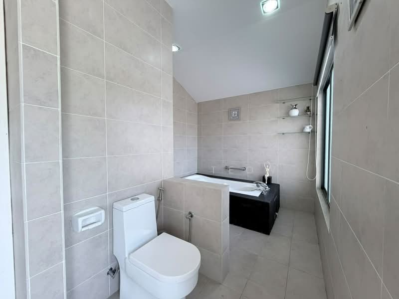 Semi-Detached House for Rent in East Ledang (Iskandar Puteri (Nusajaya)) - Kinki Teow - Bathroom - PropertyGuru.com.my