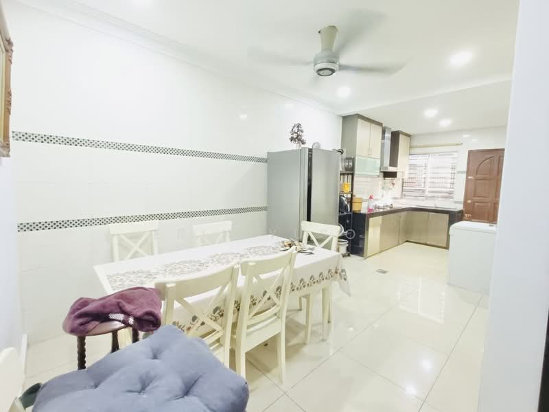 Terraced House for Rent in Seksyen 8 (Shah Alam) - Erin Yusof - Kitchen - PropertyGuru.com.my