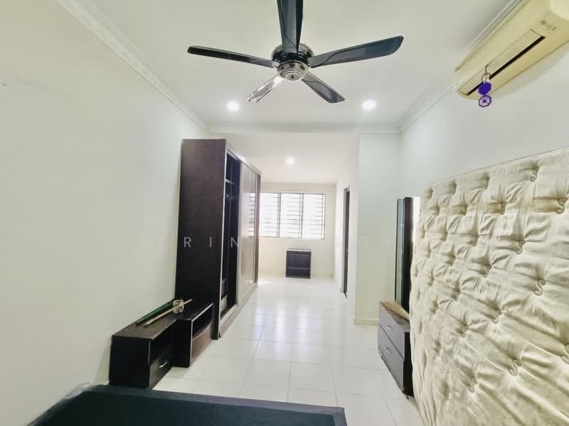 Terraced House for Rent in Seksyen 8 (Shah Alam) - Erin Yusof - Bedroom - PropertyGuru.com.my