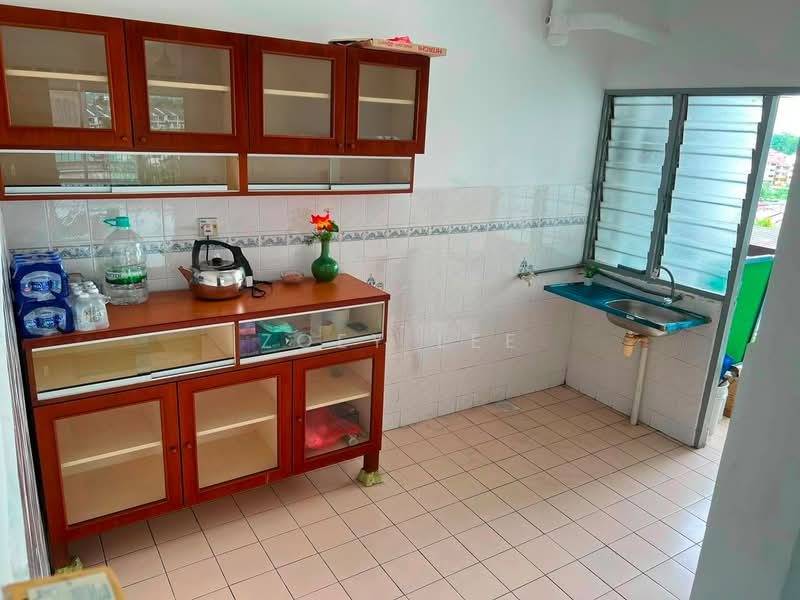 Condominium for Sale at Selesa Puteri Condominium - Zoey Lee - Kitchen - PropertyGuru.com.my