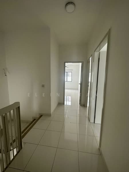 2-storey Terraced House for Sale in Shah Alam (Selangor) - Eleine Tan - Corridor - PropertyGuru.com.my