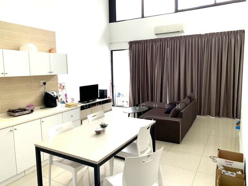 Kediaman Servis untuk Dijual di D'Latour - Andrew Chen - Living Room - PropertyGuru.com.my