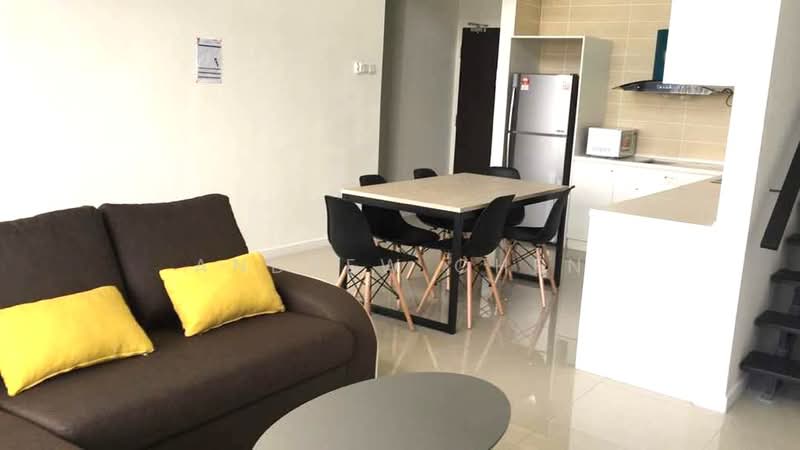 Kediaman Servis untuk Dijual di D'Latour - Andrew Chen - Living Room - PropertyGuru.com.my