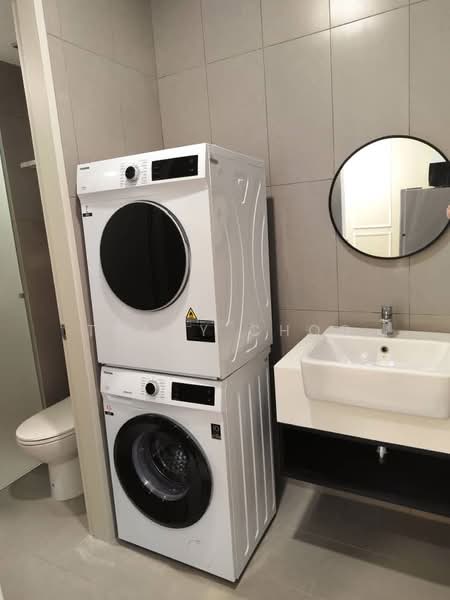 Service Residence for Rent at YOLO Signature Suites - Tracy Choo - Bathroom - PropertyGuru.com.my