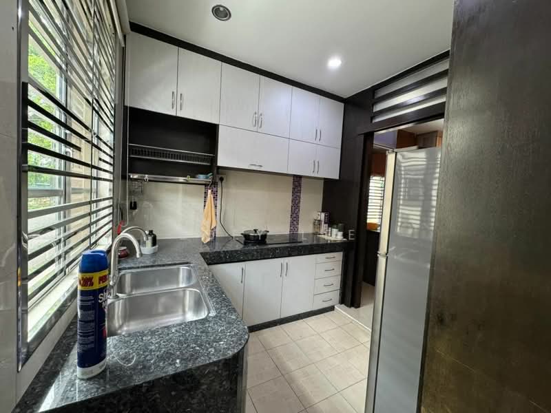 Rumah Teres 3 Tingkat untuk Dijual di Kulai (Johor) - Zoey Lee - Kitchen - PropertyGuru.com.my