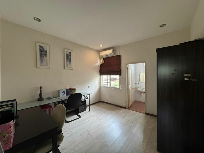 Rumah Teres 3 Tingkat untuk Dijual di Kulai (Johor) - Zoey Lee - Study - PropertyGuru.com.my