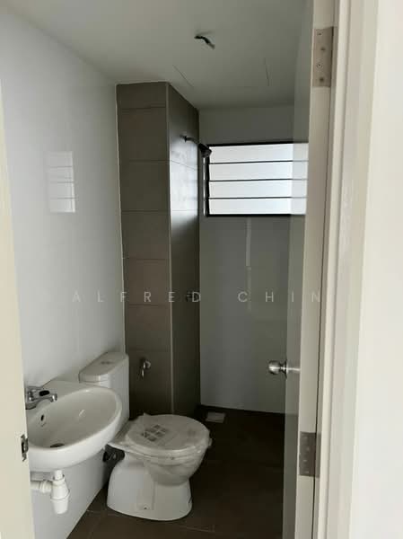 Condominium for Sale at Topaz Residence - Alfred Chin - Bathroom - PropertyGuru.com.my