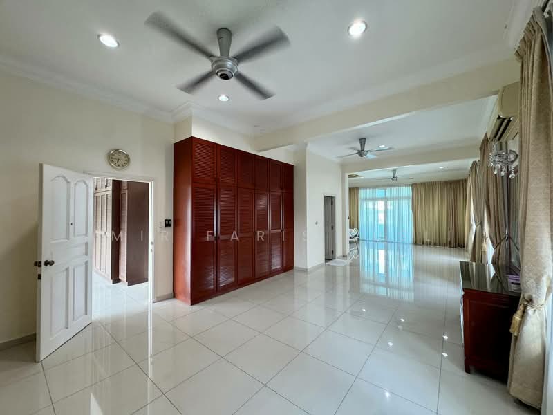 Bungalow for Sale in Taman Stulang Laut (Johor Bahru) - Amir Faris Rusli - PropertyGuru.com.my