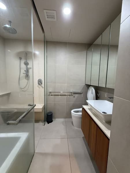 Service Residence for Rent at Stonor 3 - Lincoln Thye - Master Bathroom - PropertyGuru.com.my